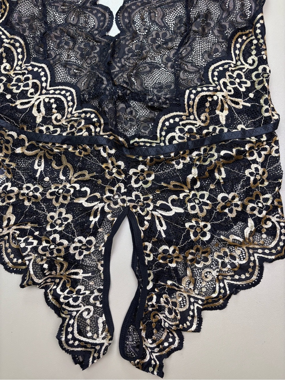 Avidlove Lace Teddy Bodysuit Black Gold Halter Cutout Lingerie 18W NWT - Picture 10 of 10